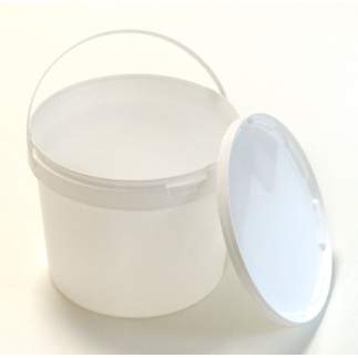 6 L food grade plastic bucket for kid's dry toilet use.