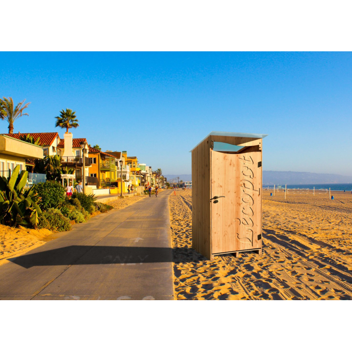La Ventarèl – Cabina exterior en Douglas para sanitario seco