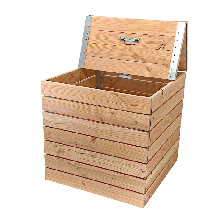 Compostador de madera y metal de 365 litros fabricado en Francia.